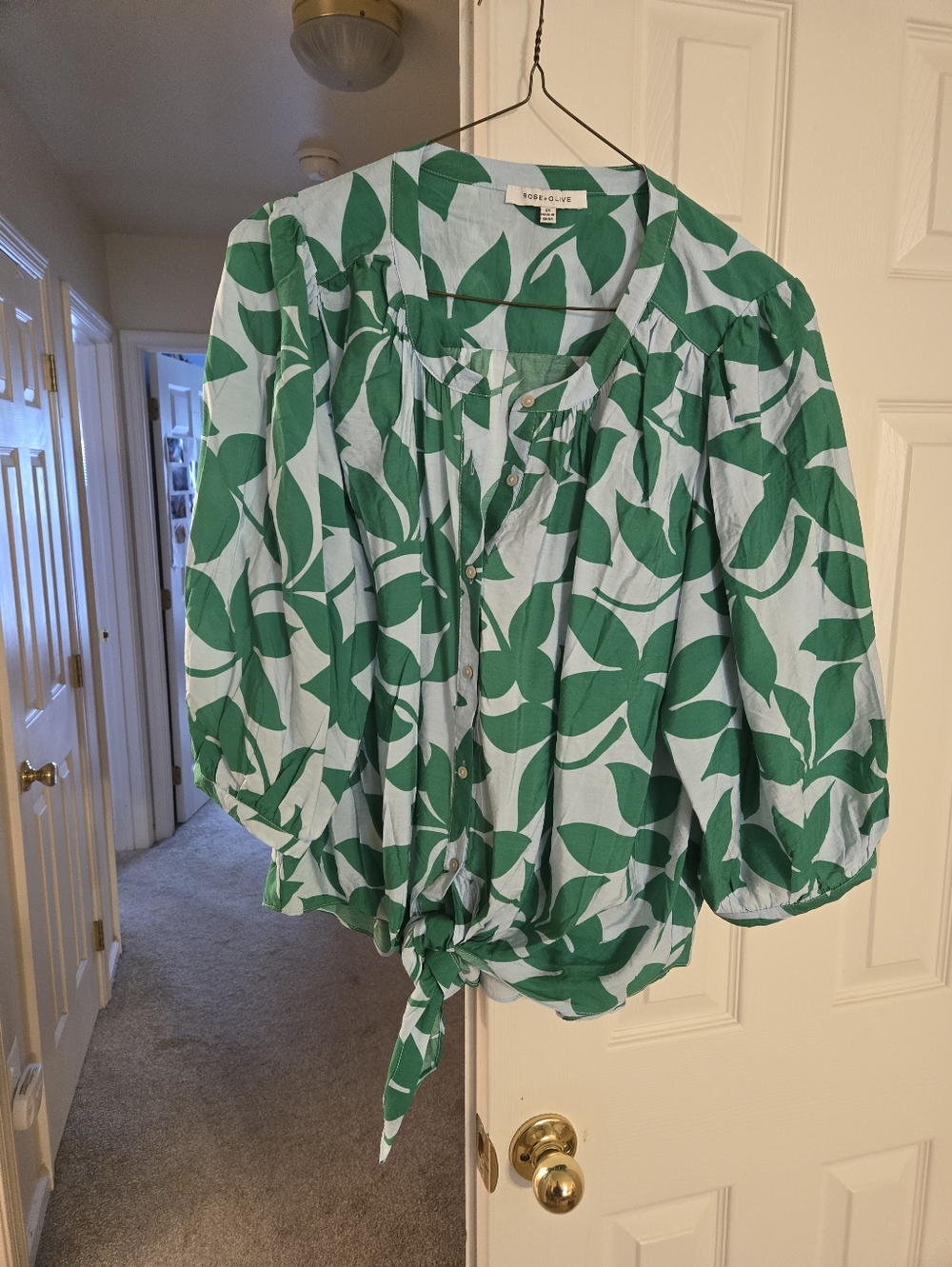 Rose & Olive Green Leaf Tie-Hem Puff Sleeve Blouse